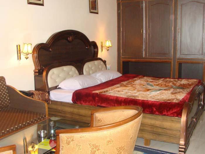 Hotel Crystal Palace Dhanaulti Exterior foto