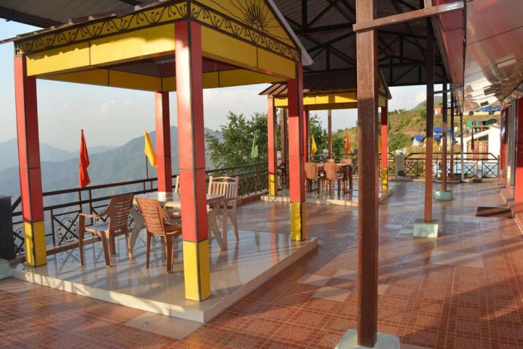 Hotel Crystal Palace Dhanaulti Exterior foto