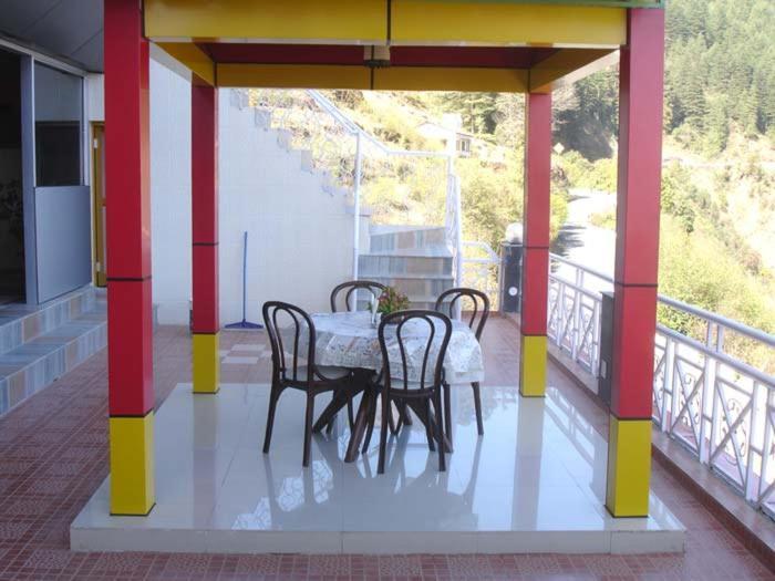 Hotel Crystal Palace Dhanaulti Exterior foto