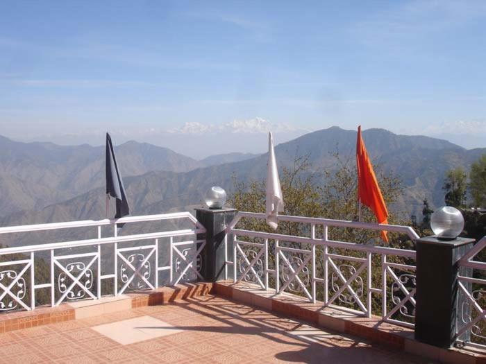 Hotel Crystal Palace Dhanaulti Exterior foto